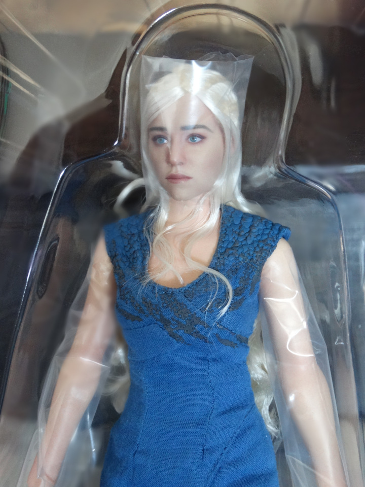 Кхалиси приехала! Экшен-кукла Daenerys от ThreeZero (фото 7)