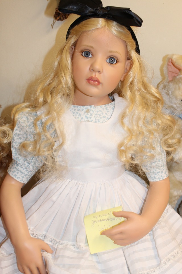 Встреча коллекционеров в магазине. Выбор кукол из новой коллекции Гюнзел. Часть первая - Алиса. ОПРОСНИК