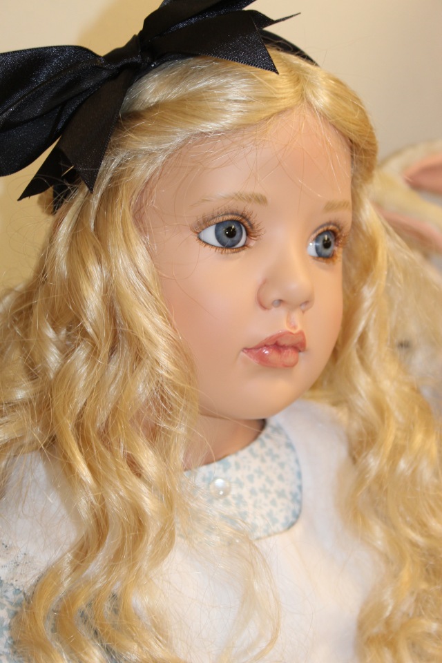 Встреча коллекционеров в магазине. Выбор кукол из новой коллекции Гюнзел. Часть первая - Алиса. ОПРОСНИК