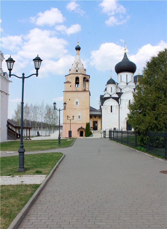 Накануне Светлого Праздника Пасхи. Старица, Свято-Успенский монастырь (фото 2)
