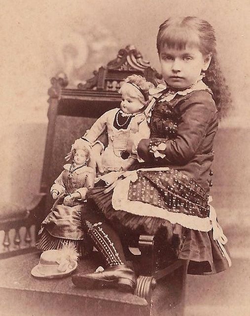 Мгновения жизни застывшие в фото или девочки другой эпохи