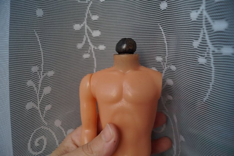 Третья выписка декабря. Ещё одна ёлочка здорова! Как починить шейное крепление кукломужчины (мои ошибки и способы их