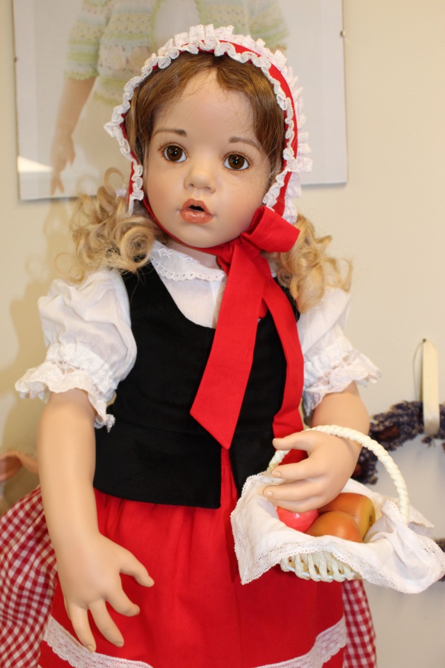 Летняя встреча в магазине и выбор кукол. Часть вторая - Красная шапочка. ОПРОСНИК (фото 4)