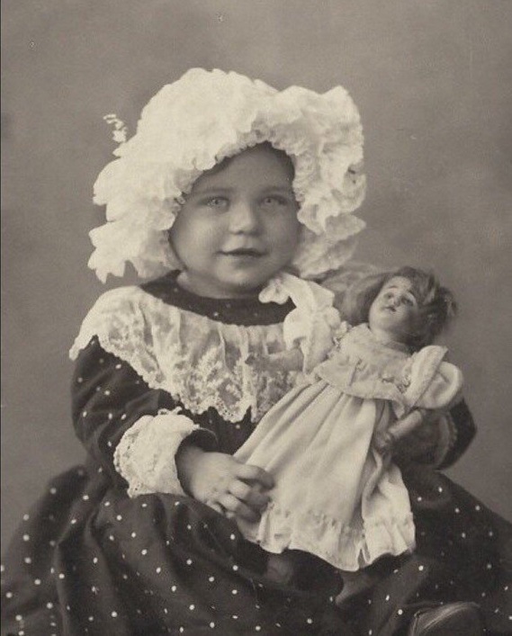 Мгновения жизни застывшие в фото или девочки другой эпохи (фото 9)