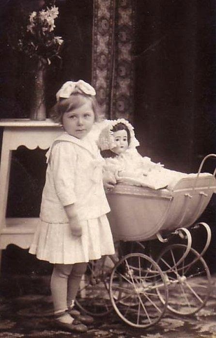 Мгновения жизни застывшие в фото или девочки другой эпохи