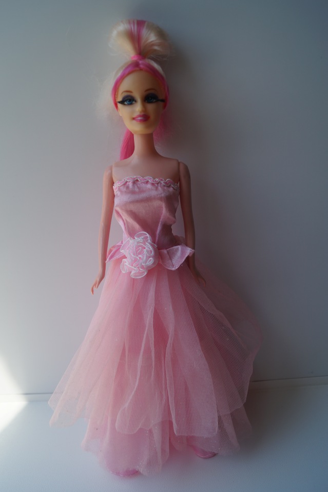 Вторая июльская выписка. Лечение глазок: отсутствие радужки, косоглазие. На лечении была ГДРочка. Голова+тело= красивая