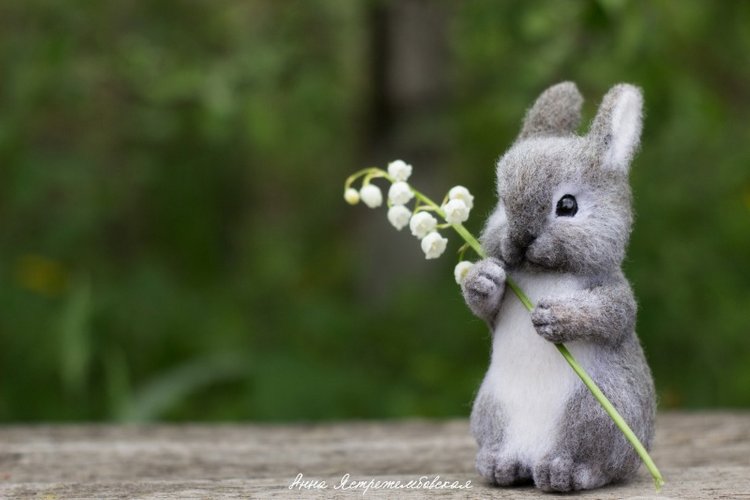 Заинька — Валяные игрушки из шерсти: сухое валяние