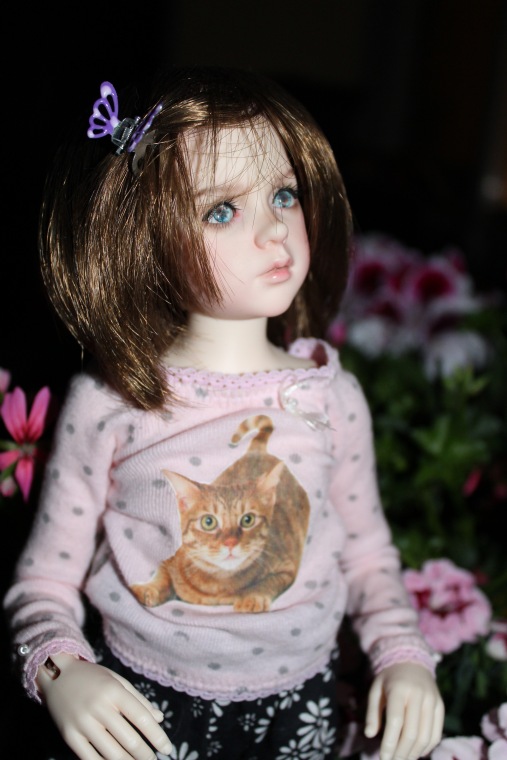 Вечерний сад. Розочка в пижамке