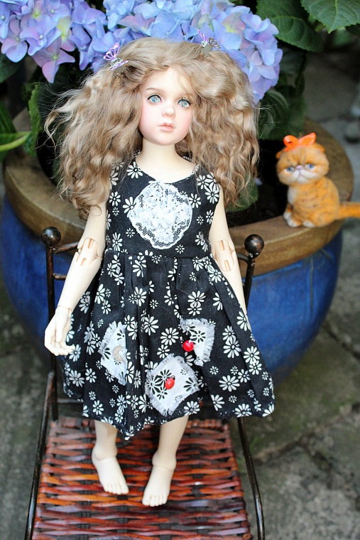 Поиск образа для Розочки. Знакомство с садом