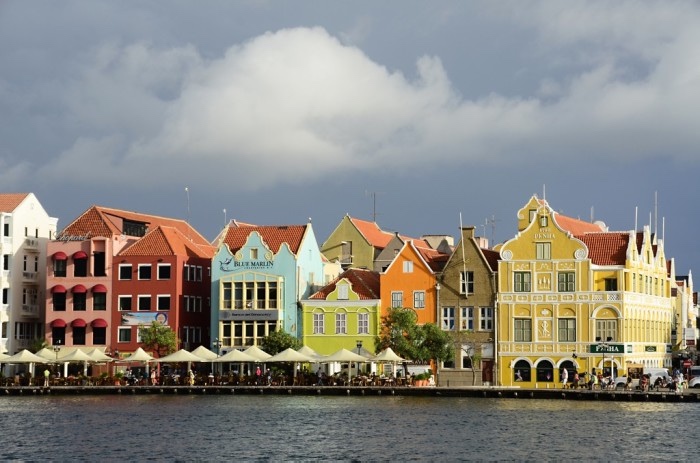 Разноцветные и сказочные города мира