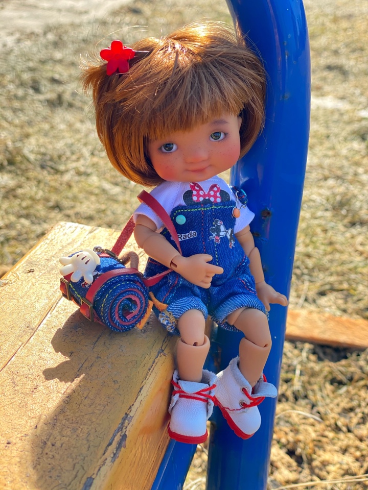 Стоят девчонки... стоят в сторонке. Meadow dolls