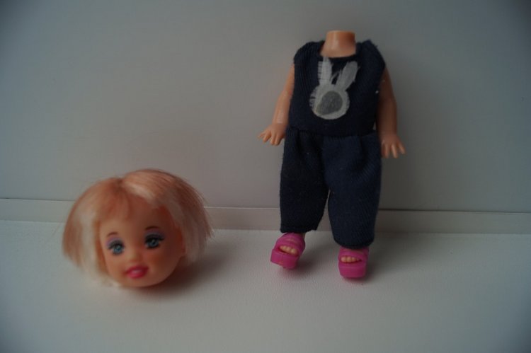 Первая июльская выписка. Две разные поломки шейного крепления - исправляем. Санаторий для кукол. И новые пациенты