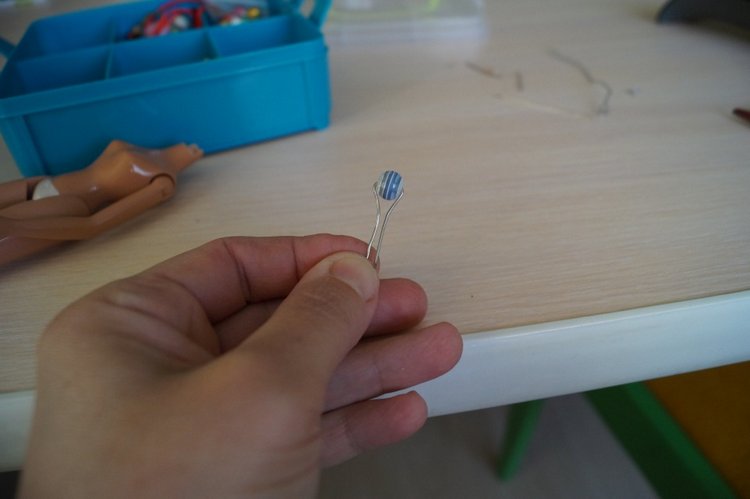 Первая выписка ноября. Починка шейного крепления у Братц, утерянная кисть восстановлена, как привести в порядок фабричную