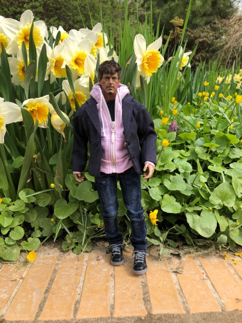 Тони Старк: приключения без брони. Был месяц май, половина первая (фото 2)