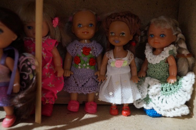 Вторая выписка ноября. Как поставить куклу на ножки, если их нет. Соединяю туловище и голову. У нас и пирамидки лечатся