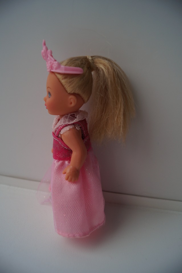 Первая выписка ноября. Починка шейного крепления у Братц, утерянная кисть восстановлена, как привести в порядок фабричную