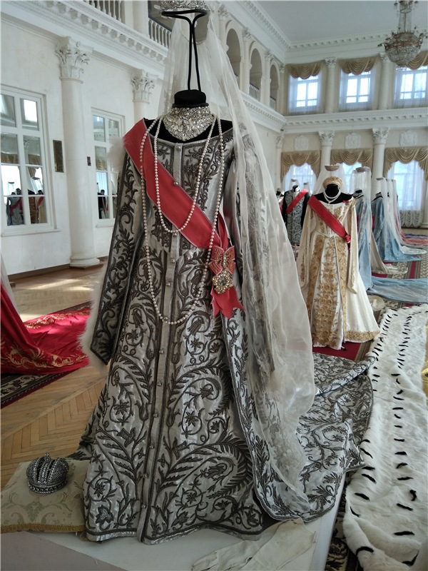 Выставка костюмов к фильму " Матильда" (фото 9)