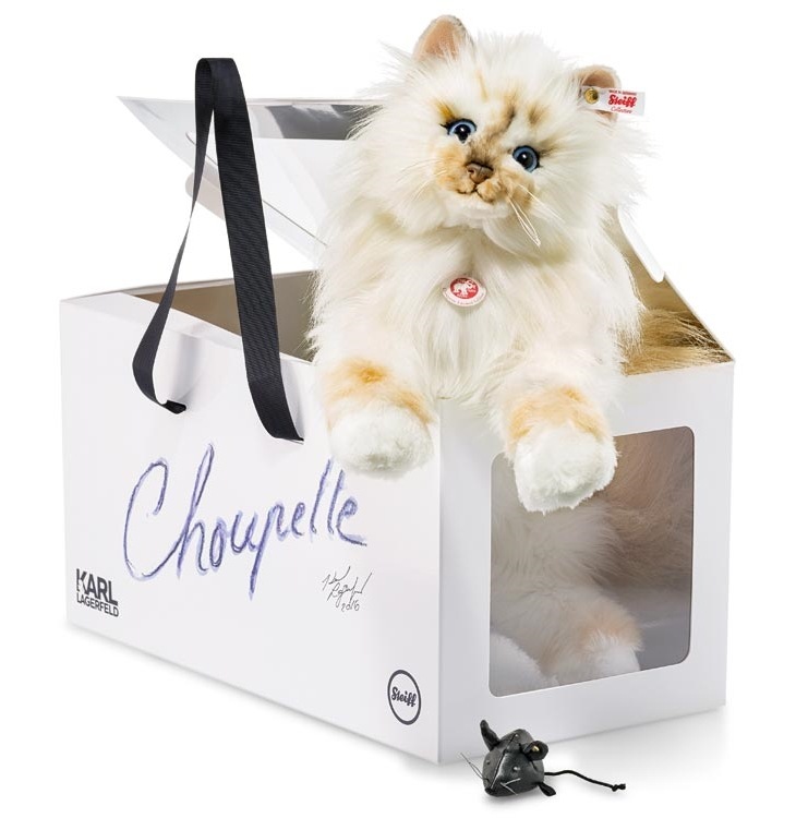 Скончался Карл Лагерфельд: дизайнер, ставший легендой еще при жизни