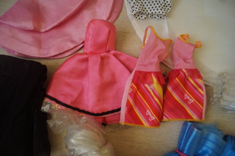 Приехали три посылки, открыла, а их четыре