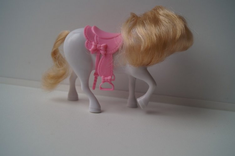 Вторая выписка октября. Машенька здорова. Кукла из лужи стала милашкой. Коровка замычала. Как поставить Лолочку на ножки,