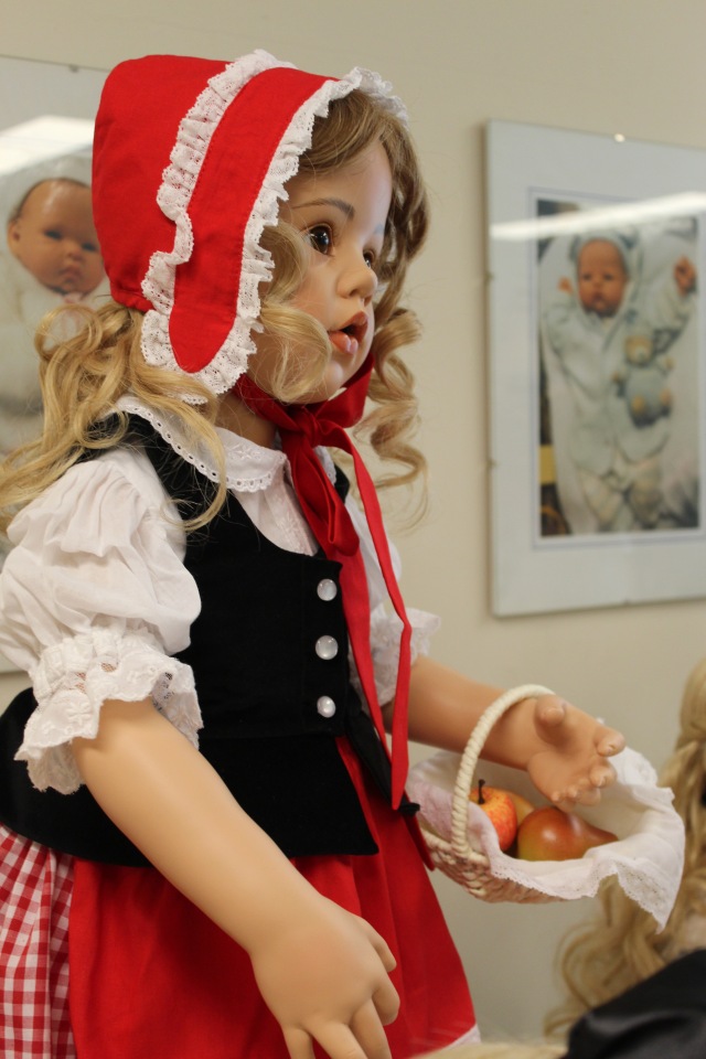 Летняя встреча в магазине и выбор кукол. Часть вторая - Красная шапочка. ОПРОСНИК