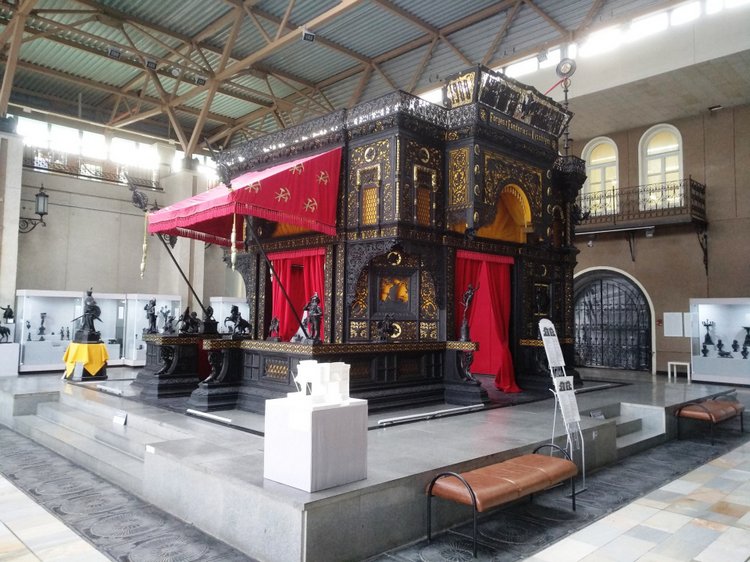 Тайна моего имени. Часть шестая. День рождения – одно сплошное огорчение. Но не только