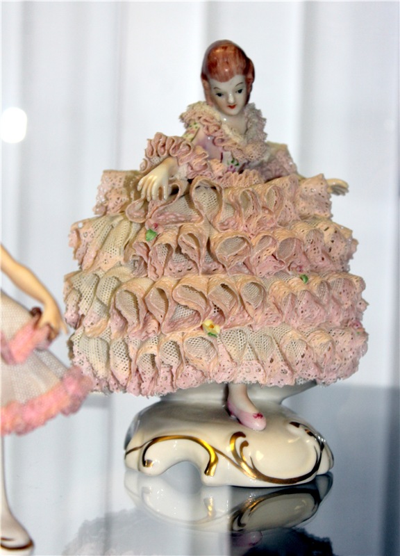 Выставка "Хрупкий мир фарфора", Старицкий краеведческий музей