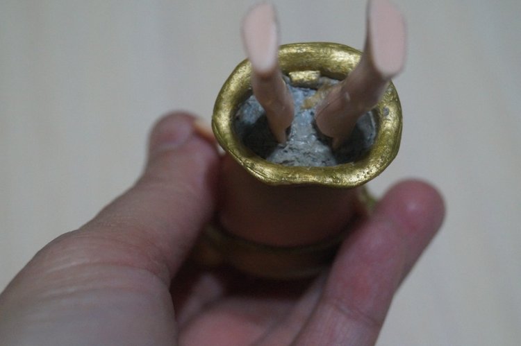 Вторая выписка октября. Машенька здорова. Кукла из лужи стала милашкой. Коровка замычала. Как поставить Лолочку на ножки,