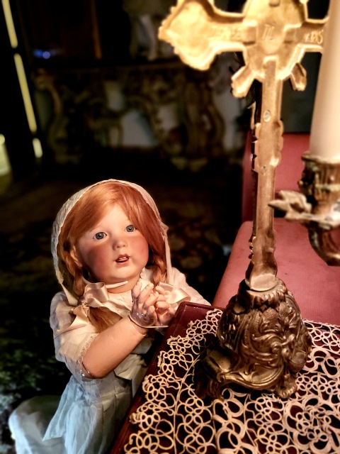 Рождественский вечер маленькой девочки