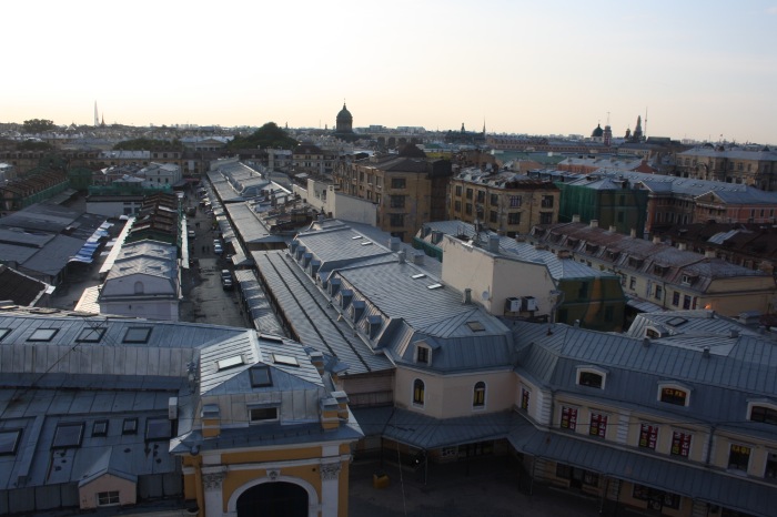 Петербург. Прогулка по крышам. Котокафе. Старые слайды