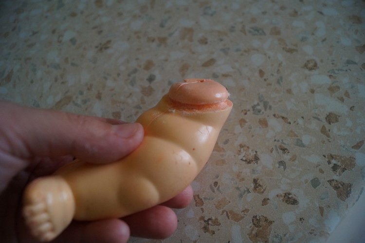 Вторая выписка октября. Машенька здорова. Кукла из лужи стала милашкой. Коровка замычала. Как поставить Лолочку на ножки,