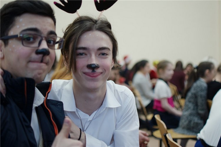 "...мир черно-белый весь разрисуют чудаки!"