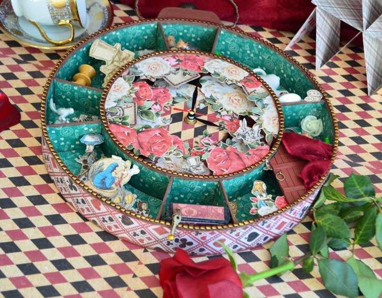 Часы "Моя Алиса" с миниатюрой (фото 5)