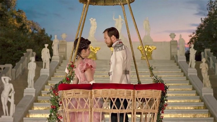 Выставка костюмов к фильму " Матильда", часть 2