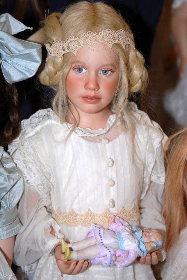 История о том, как я поставила кукол в витрину. Проект "За стеклом"