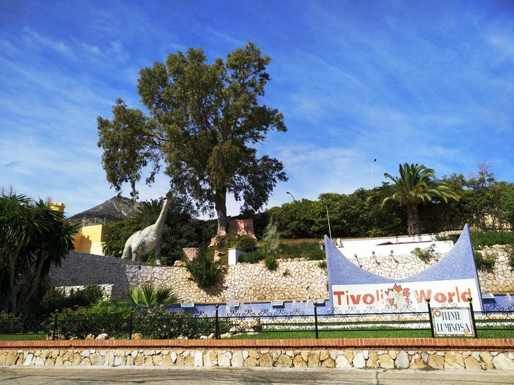 Тайна моего имени. Часть девятая. Испания, Бенальмадена, Парк Тиволи. Лесли путает все планы