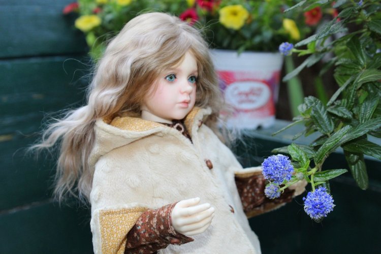 Новый наряд Розочки и прогулка в саду