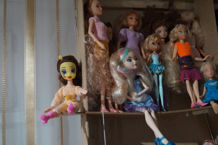 Вторая выписка ноября. Как поставить куклу на ножки, если их нет. Соединяю туловище и голову. У нас и пирамидки лечатся