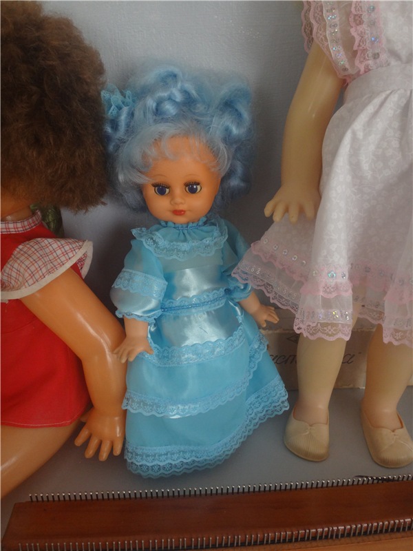 Выставка " Лабиринты кукольной жизни"