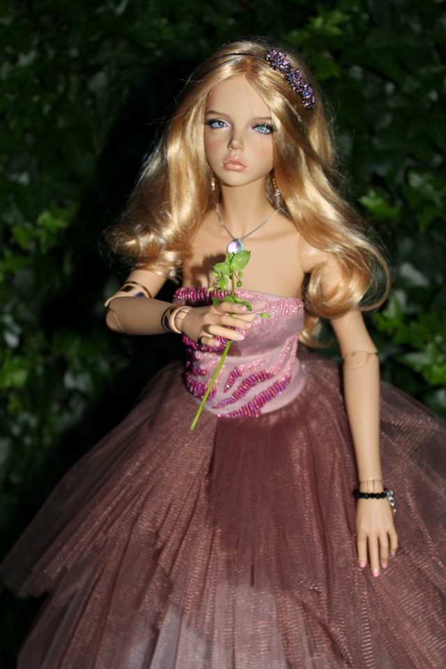 Мисс Бэйбики 2019. Бианка и волшебный цветок. Вечерняя прогулка по саду (фото 4)