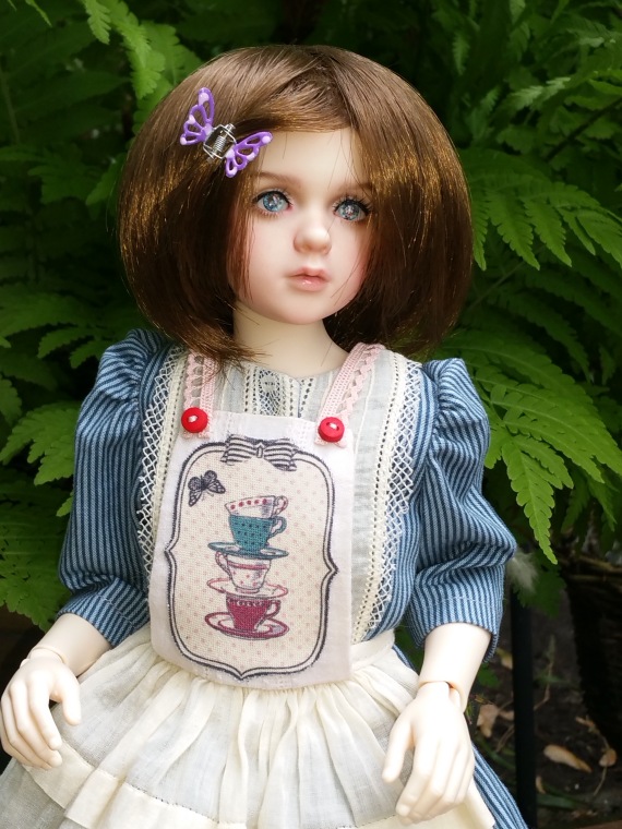 Розочка в образе Алисы. Домашнее видео (фото 3)