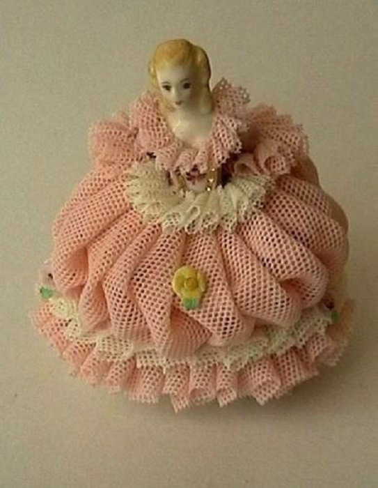 Дрезденские «кружевницы»: В чём секрет фарфоровых статуэток, которые словно одеты в изящные наряды