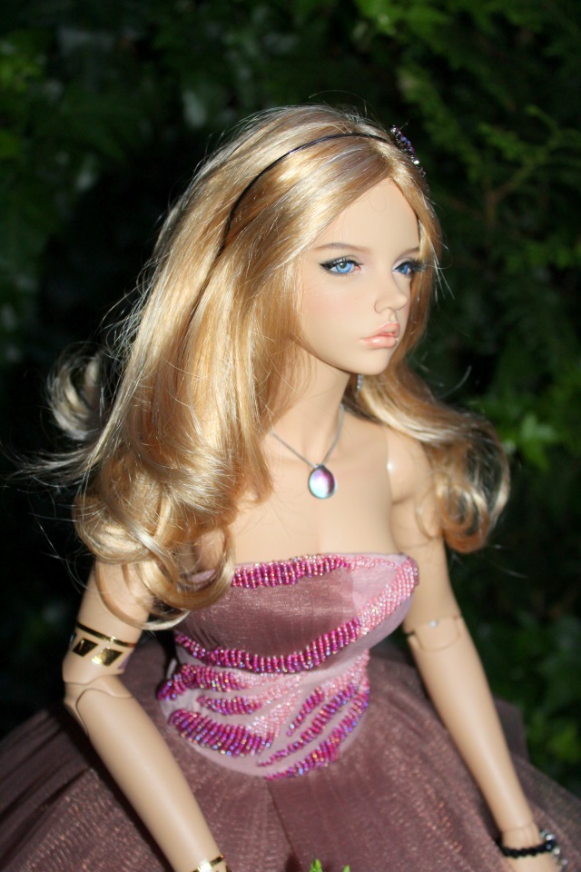 Мисс Бэйбики 2019. Бианка и волшебный цветок. Вечерняя прогулка по саду (фото 5)