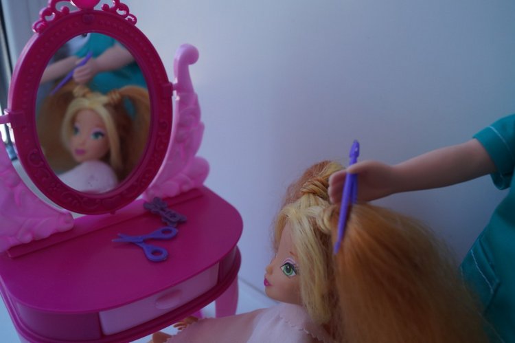 Первая выписка марта. Чебурашка здоров, Братц из серии Sea Stunnerz обрела сменные ножки