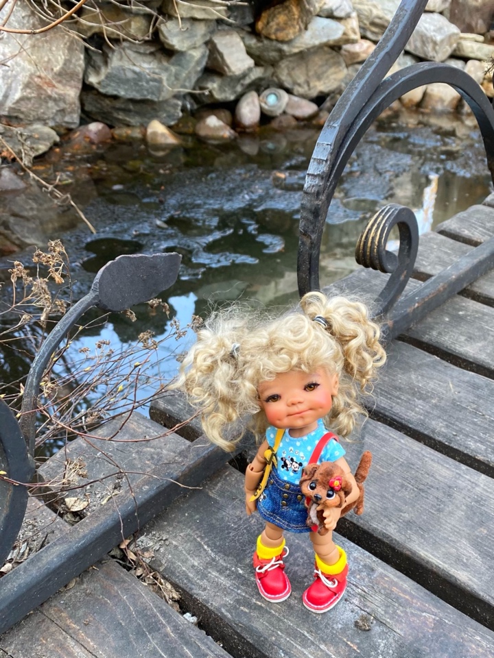 Стоят девчонки... стоят в сторонке. Meadow dolls