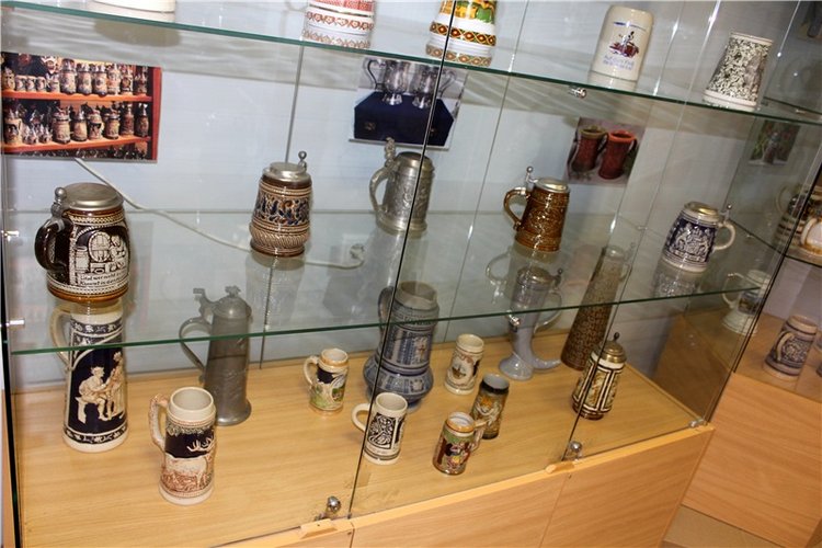 Выставка "Хрупкий мир фарфора", Старицкий краеведческий музей