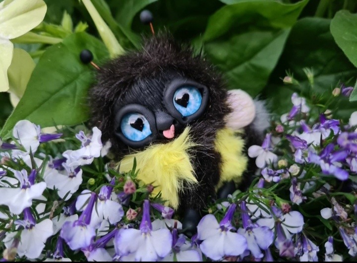 Шмелечек в новом доме. Яркие фотографии из жизни Шмеля (фото 8)