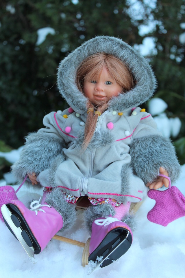 Снежные забавы Кети и Рози. Провожаем зиму