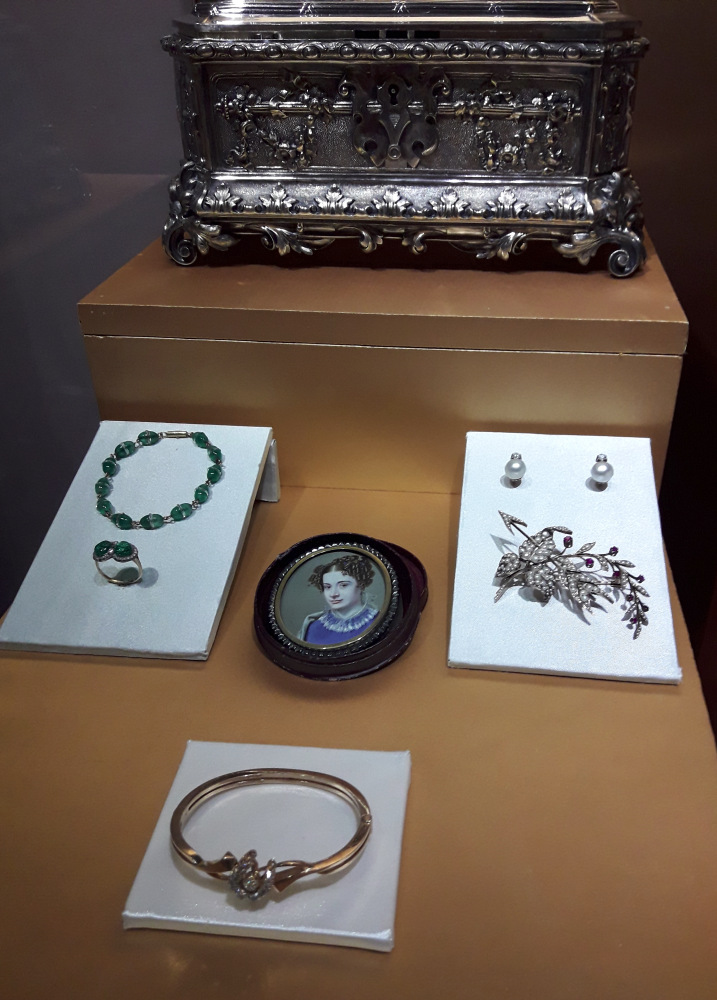 Выставка "Узоры свадьбы кружевной". Зал 1