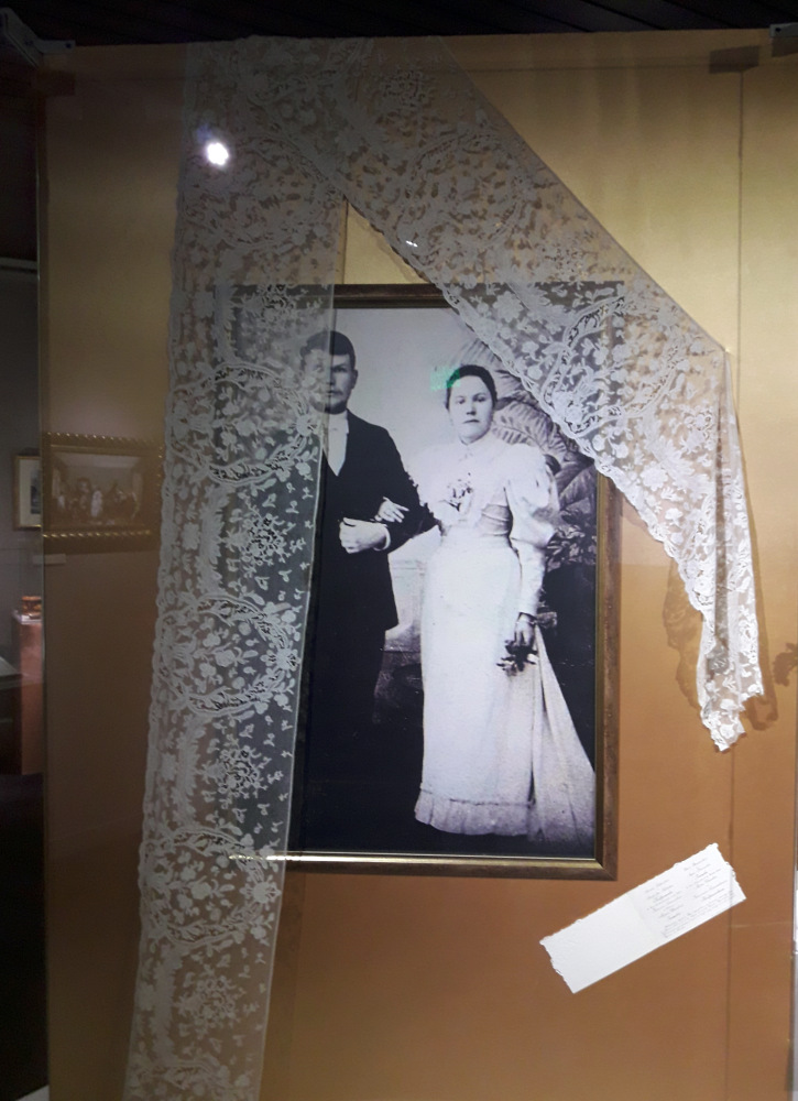 Выставка "Узоры свадьбы кружевной". Зал 1